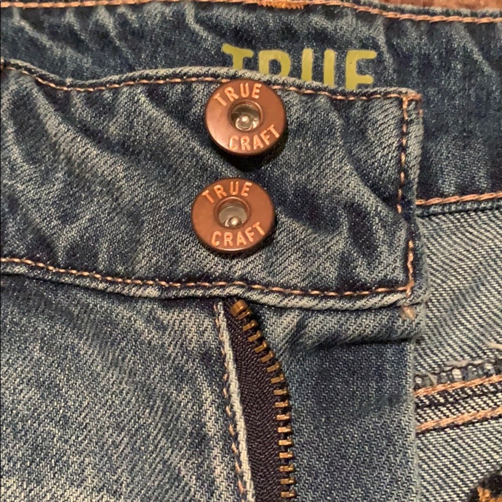 True Craft Mid Rise Shorts - Picture 3 of 7